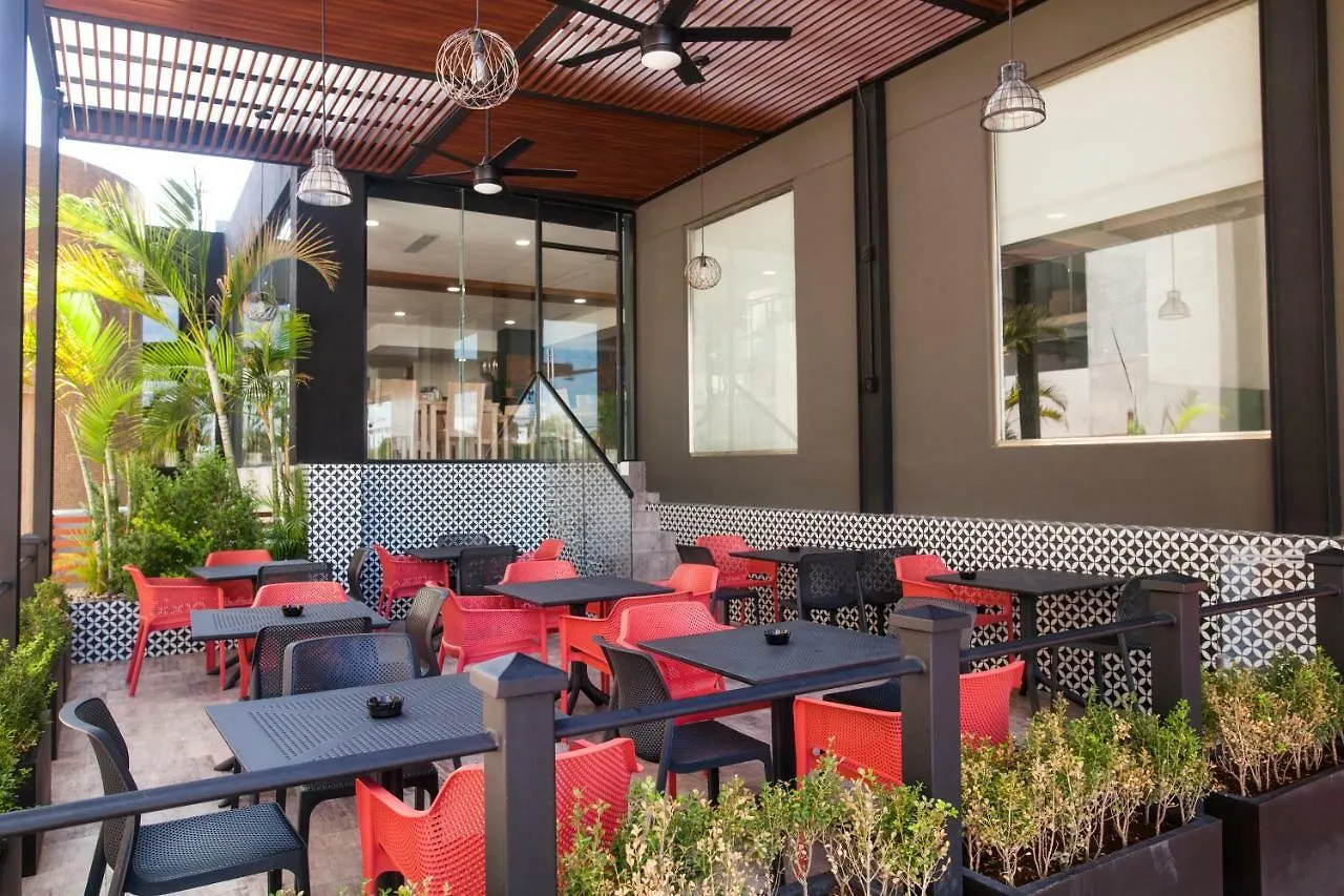 מלון Wyndham Garden Cancun Downtown