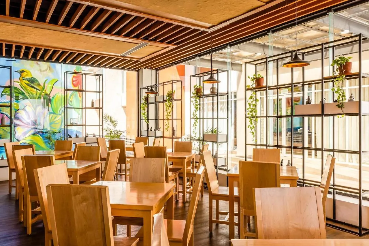 Wyndham Garden Cancun Downtown Hotel