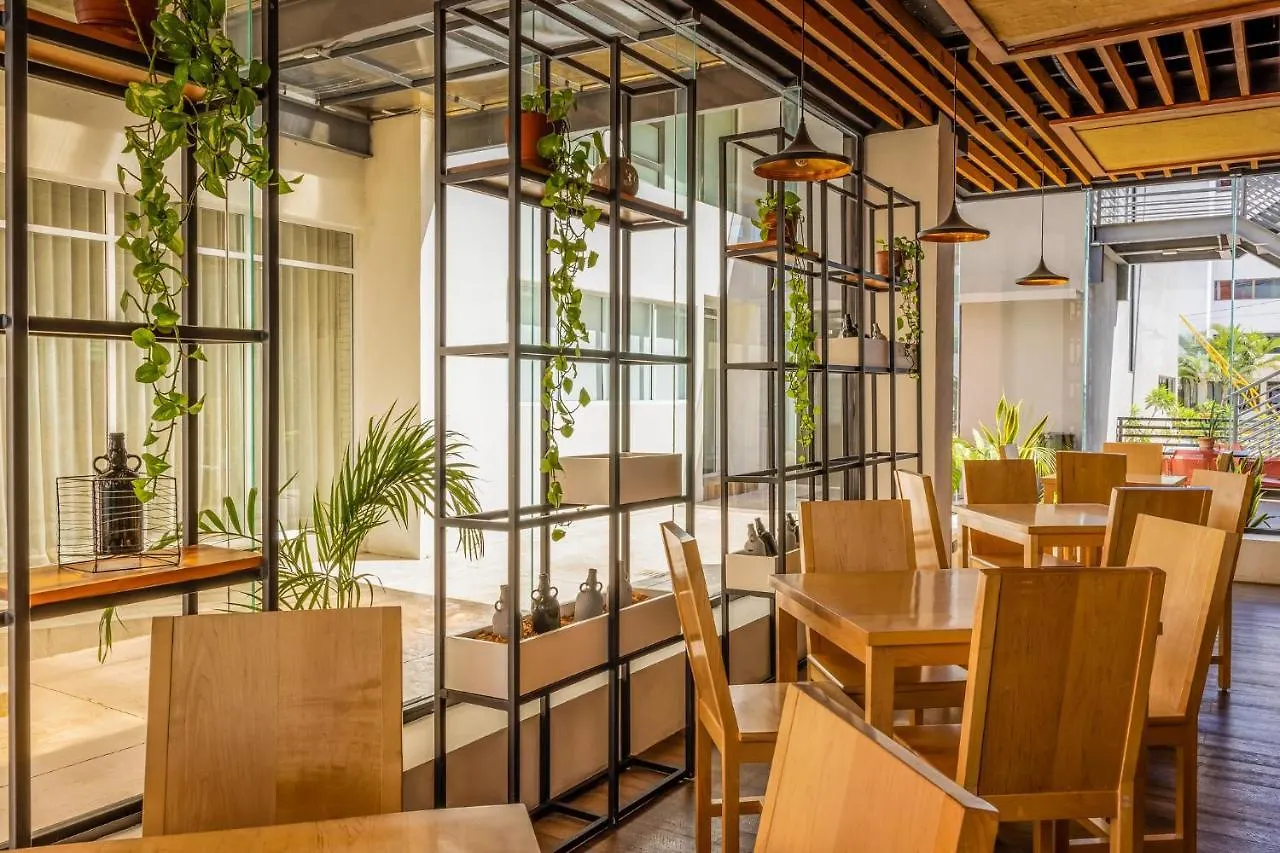 Wyndham Garden Cancun Downtown 4*,