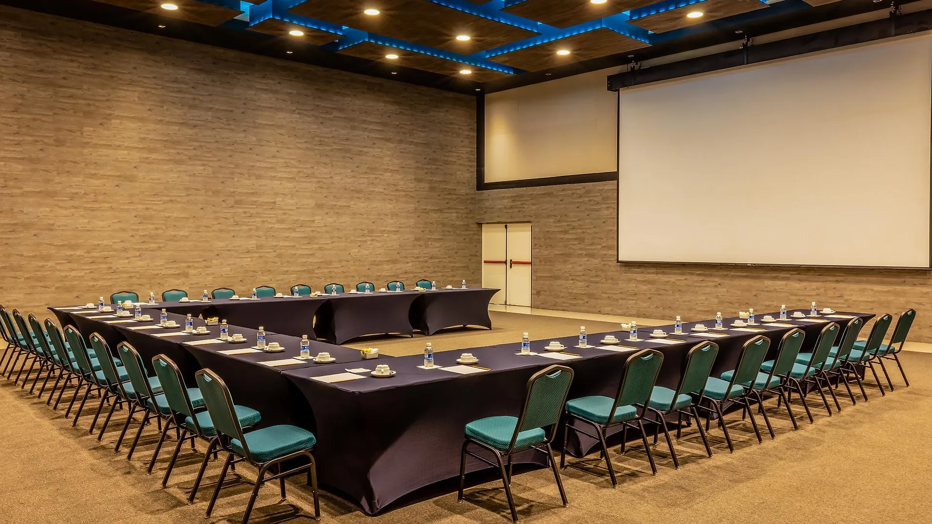 Wyndham Garden Cancun Downtown Hotel