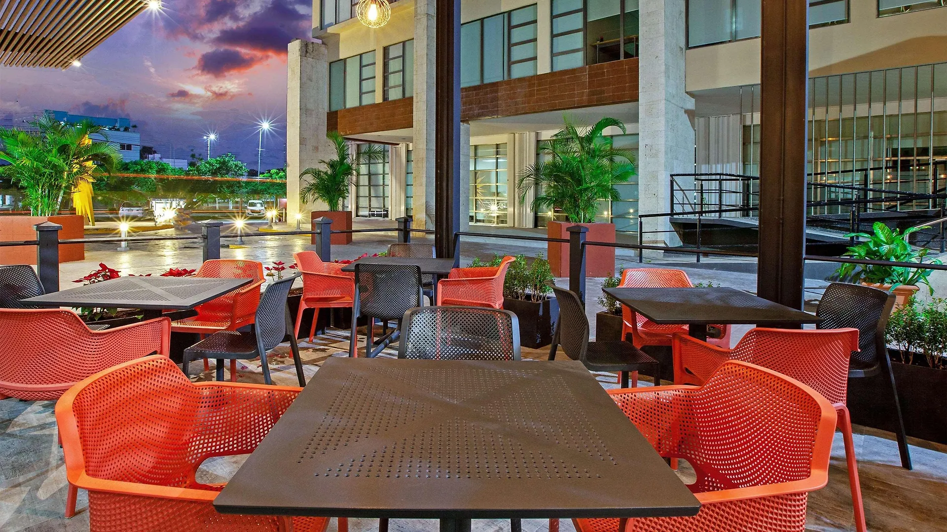 Wyndham Garden Cancun Downtown Hotel
