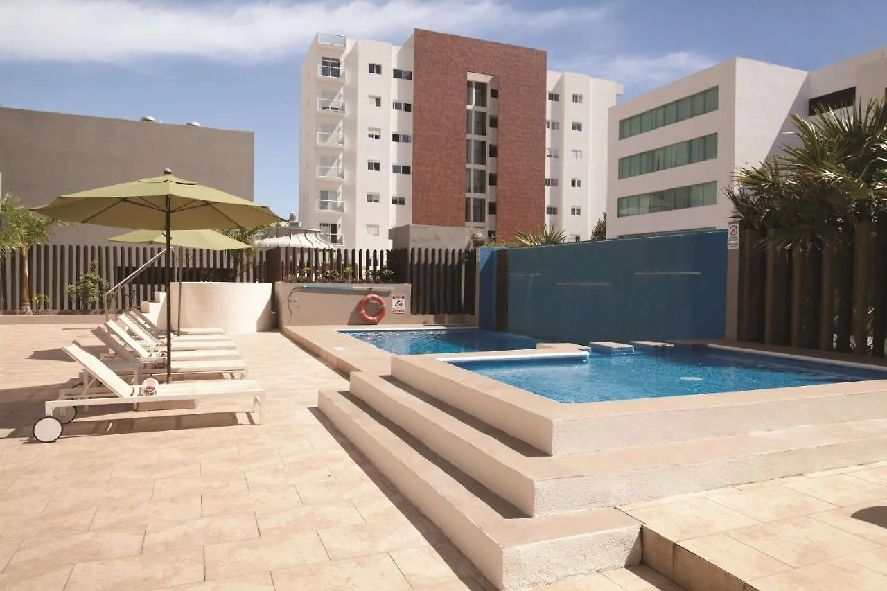 Wyndham Garden Cancun Downtown Hotel